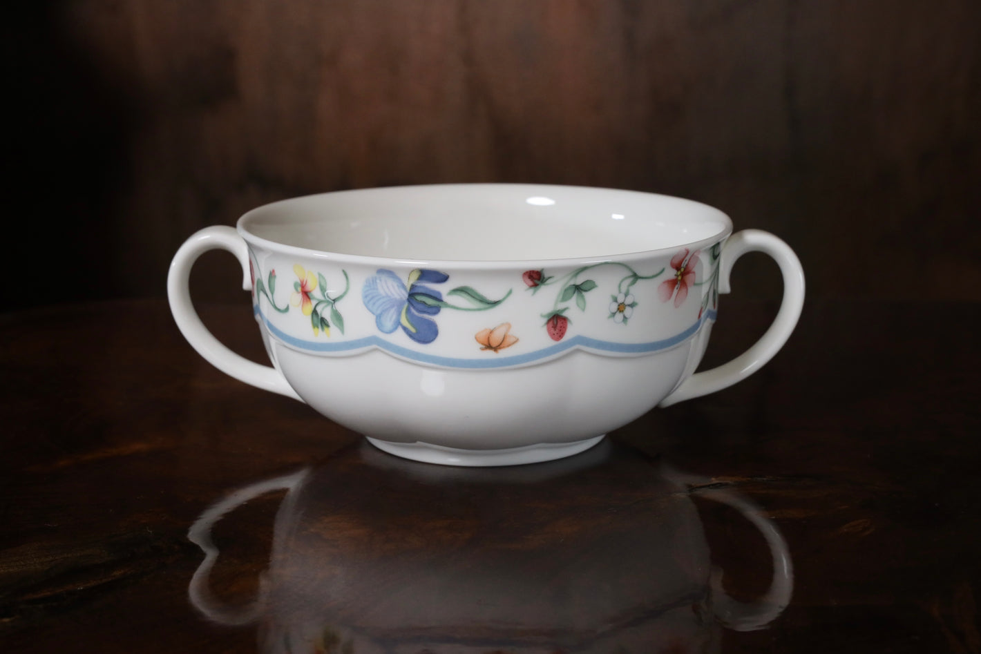 Mariposa soup cup